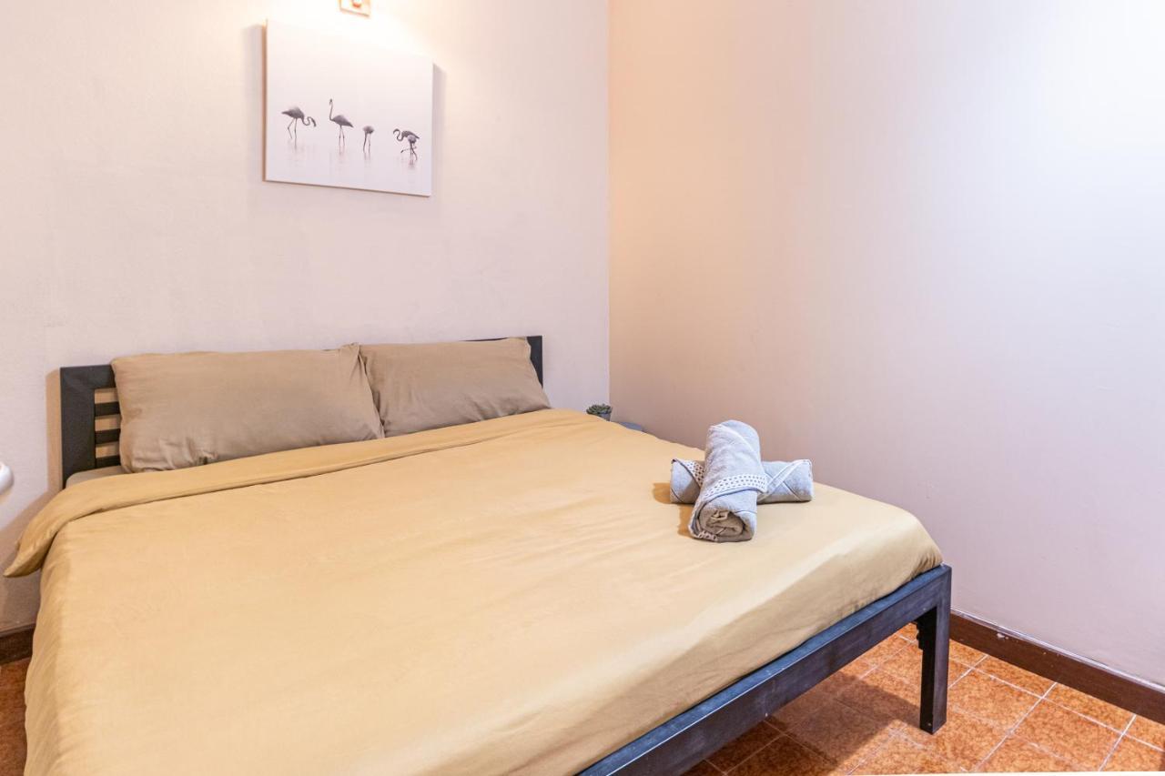 Snoozzze Hostel ใกล้รถไฟฟ้า ย่านบางรัก (Adults Only) Banguecoque Exterior foto
